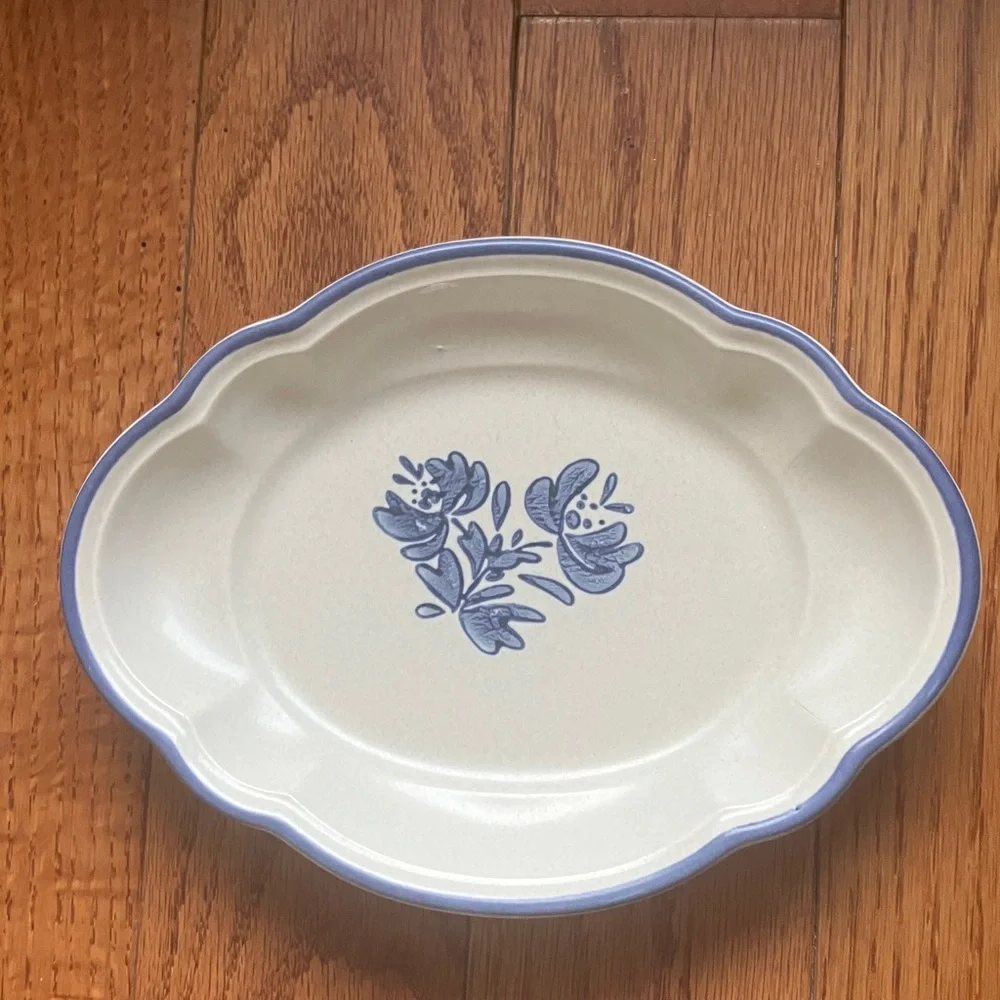 Pfaltzgraff Yorktowne set of two relish tidbit dishes 9x7”